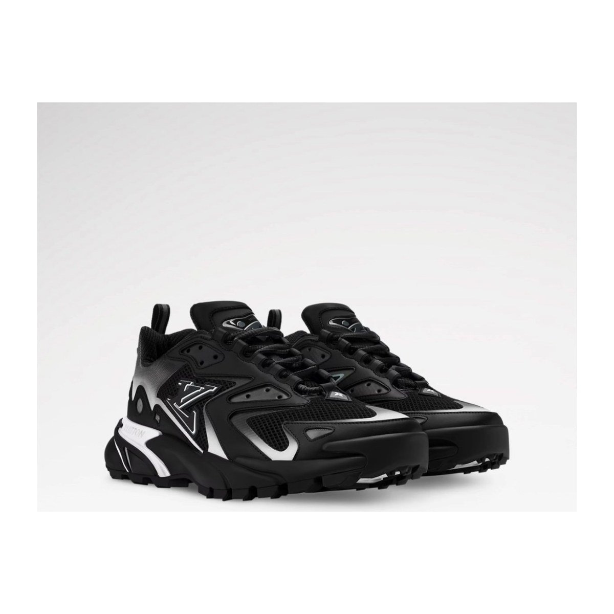 Louis Vuitton LV Runner Tatic Sneaker thumbnail 2