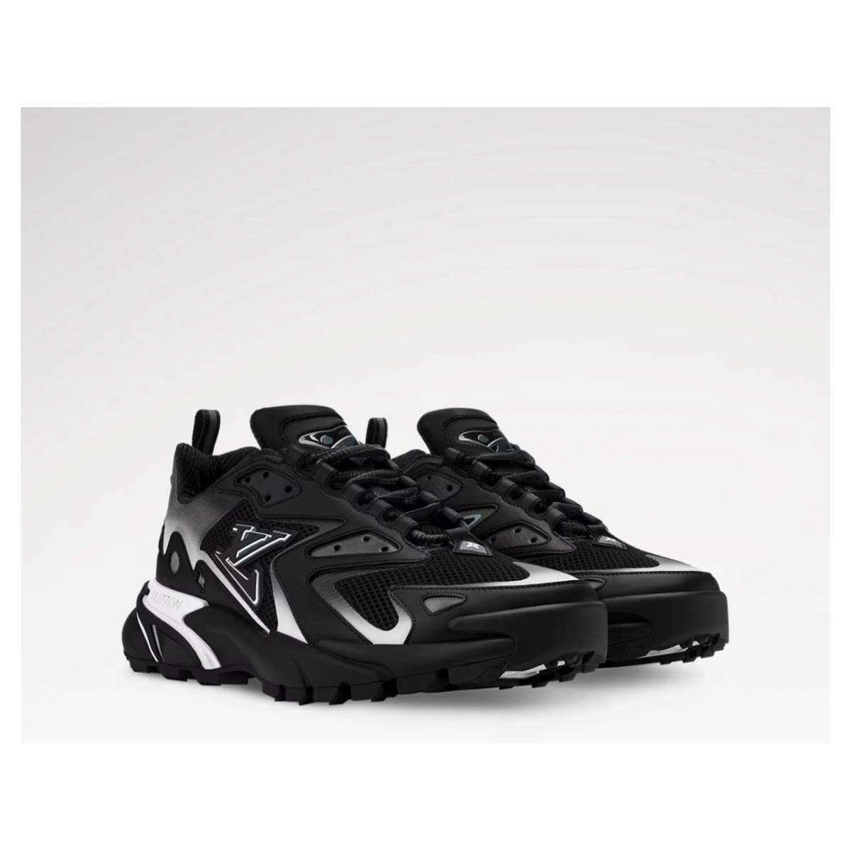 Louis Vuitton LV Runner Tatic Sneaker thumbnail 2
